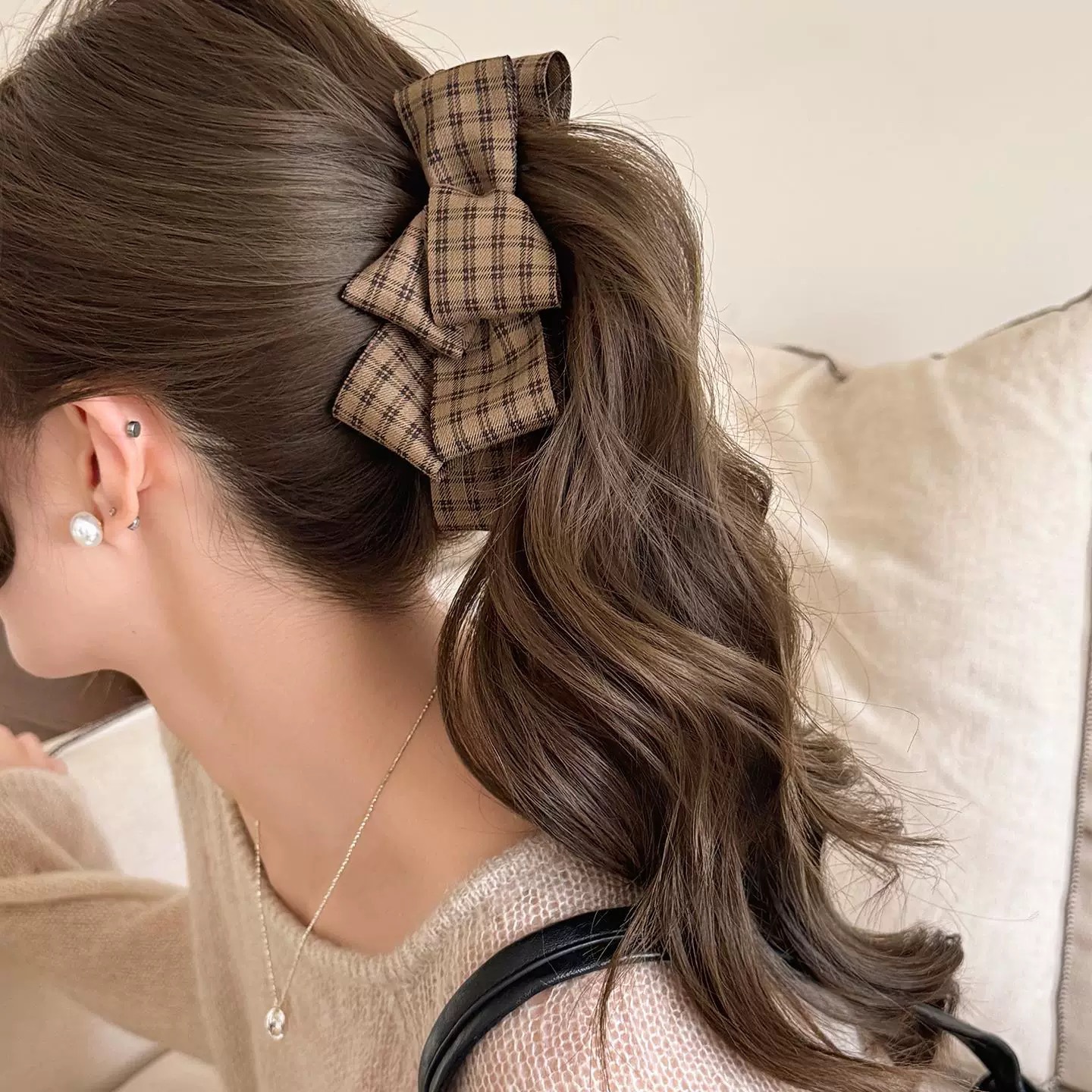 Elegant Sophisticated Bun-style Ponytail Clip For The Back Of The Head photo 3