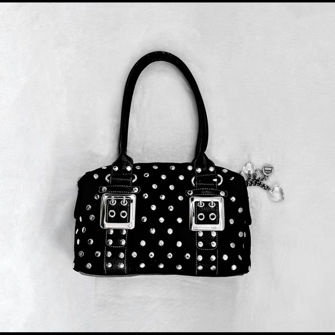 Korean-style Rivet Leather Polka-dot Retro Large-capacity Tote Underarm Bag photo 2