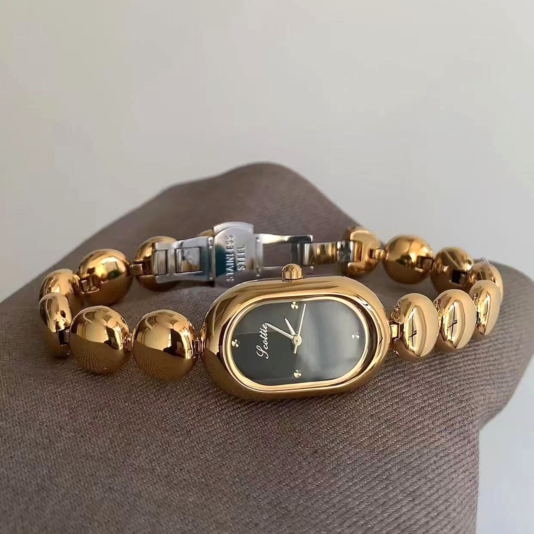 Elegant Oval-shaped Watch Bracelet For Women photo 4