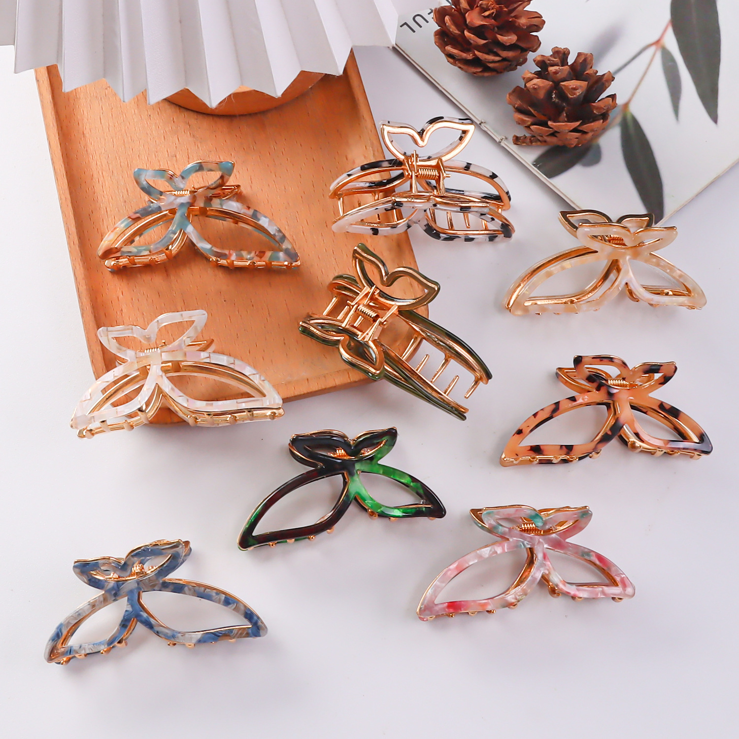 Elegant And Versatile Shark Clip Hairpin photo 2