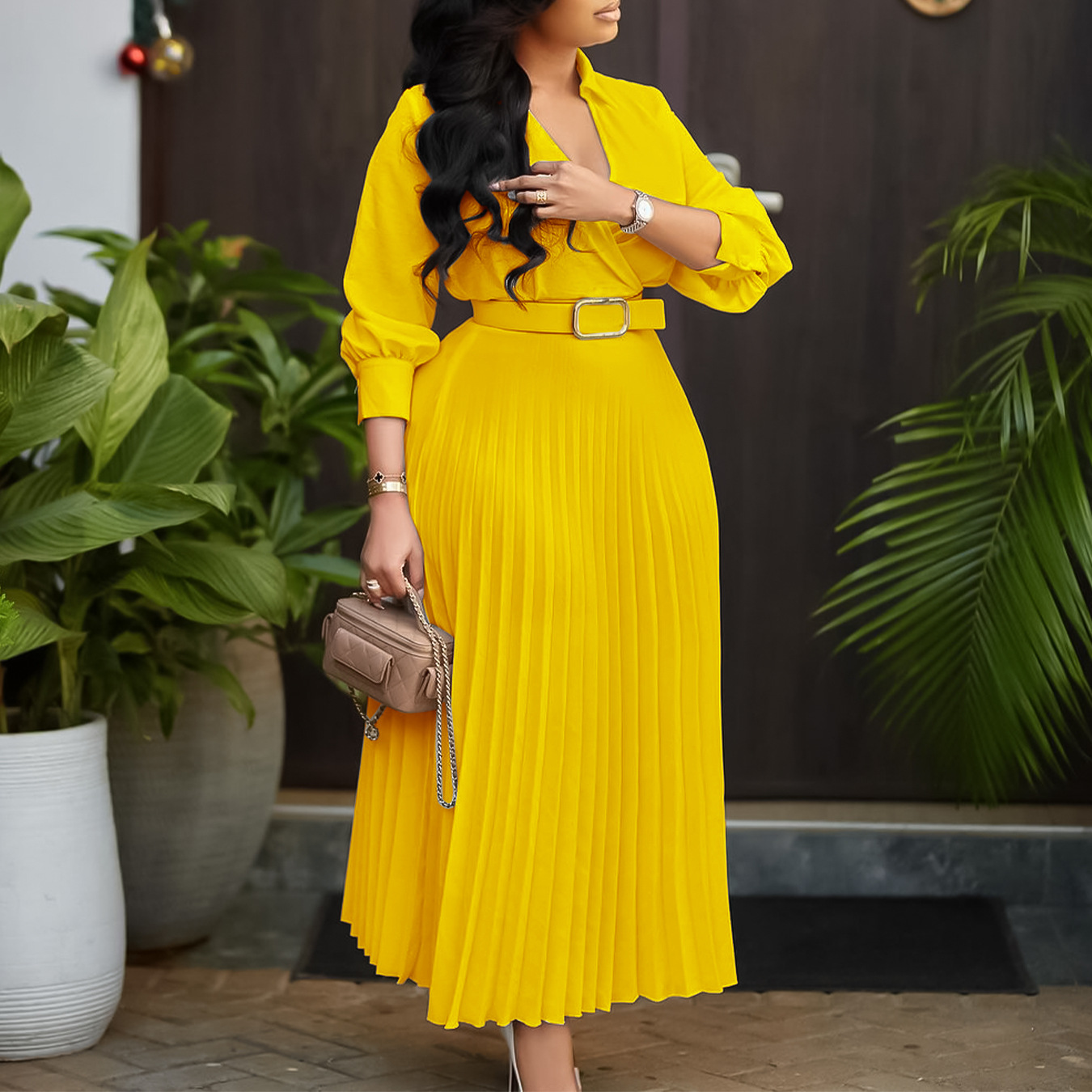 Fashionable V-neck Solid-color Long-sleeved Dress photo 2