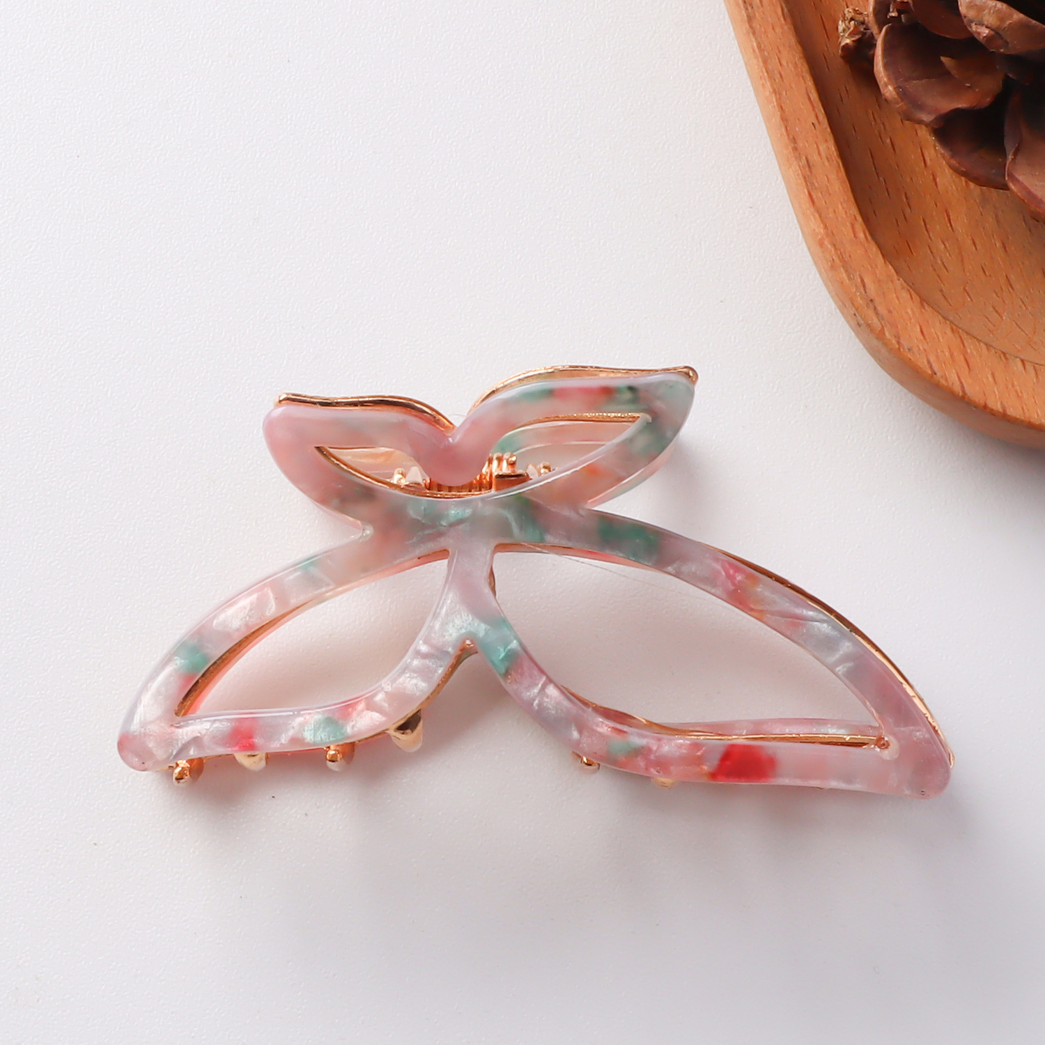 Elegant And Versatile Shark Clip Hairpin photo 5
