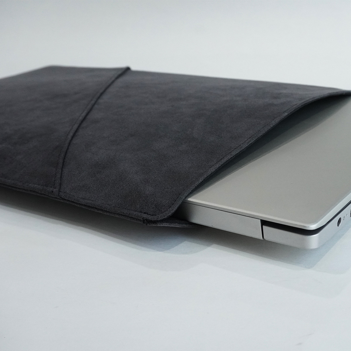 Large-Capacity Pad Storage Bag photo 4