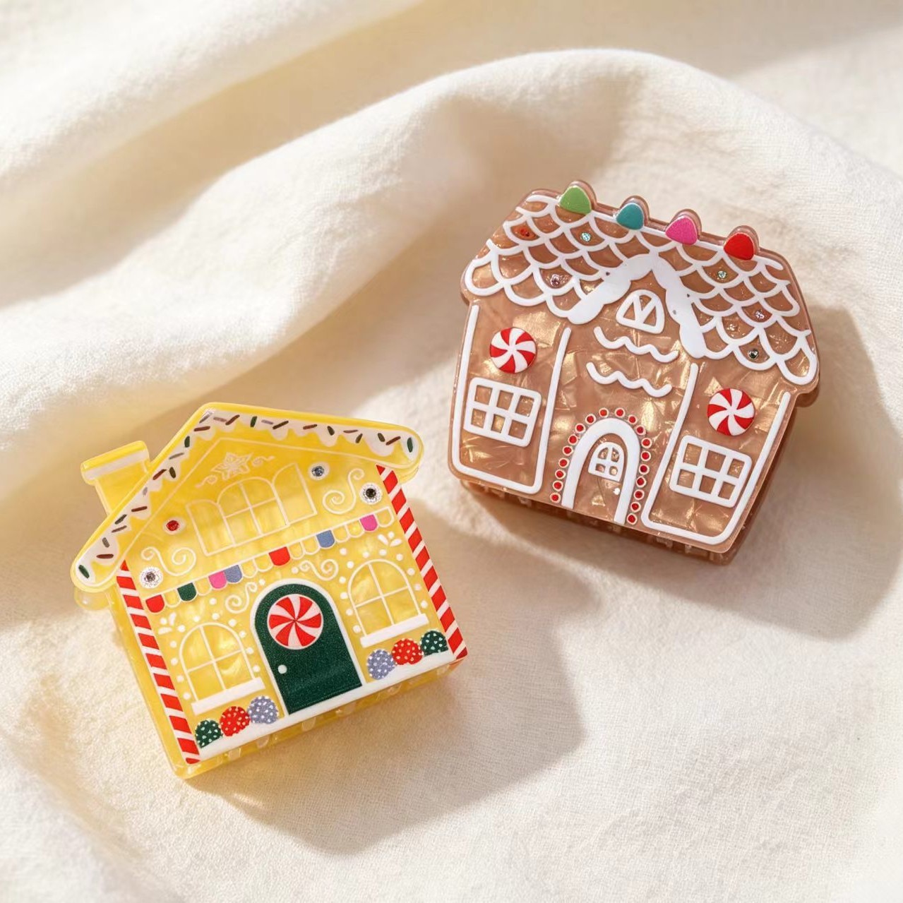 Christmas-themed Gingerbread House Hair Clip With Wispy Bangs photo 7
