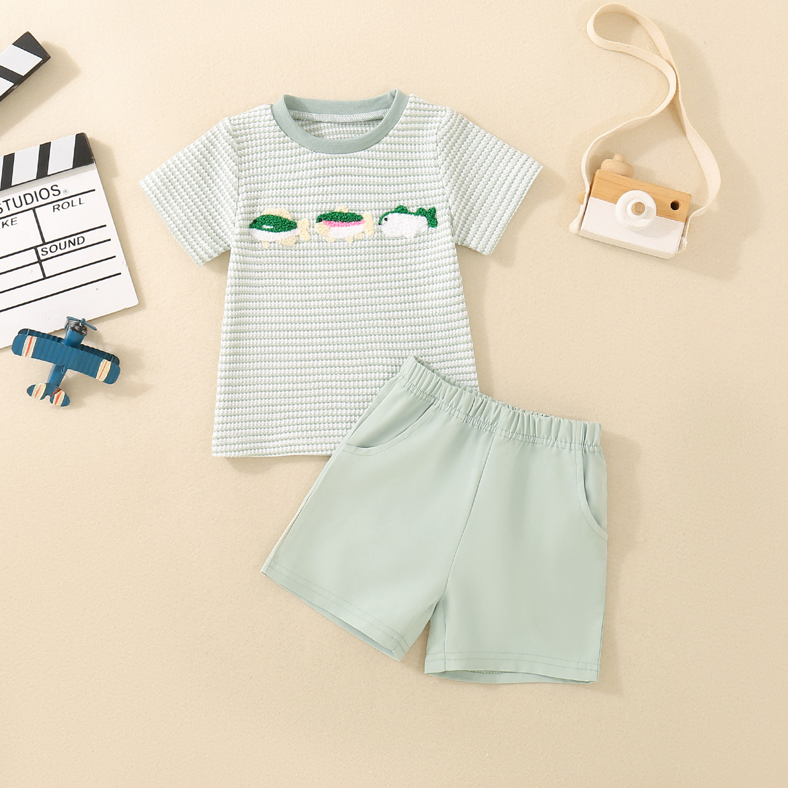 Baby Short-sleeve Top And Shorts Set photo 1