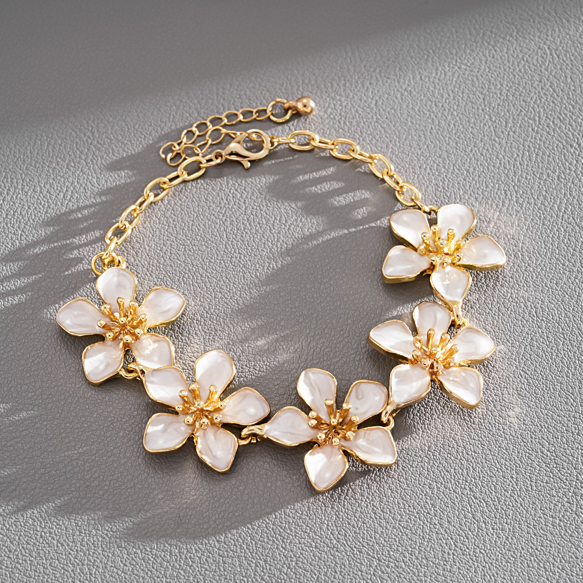Metal Drip-oil Flower Mosaic Bracelet For Women photo 2