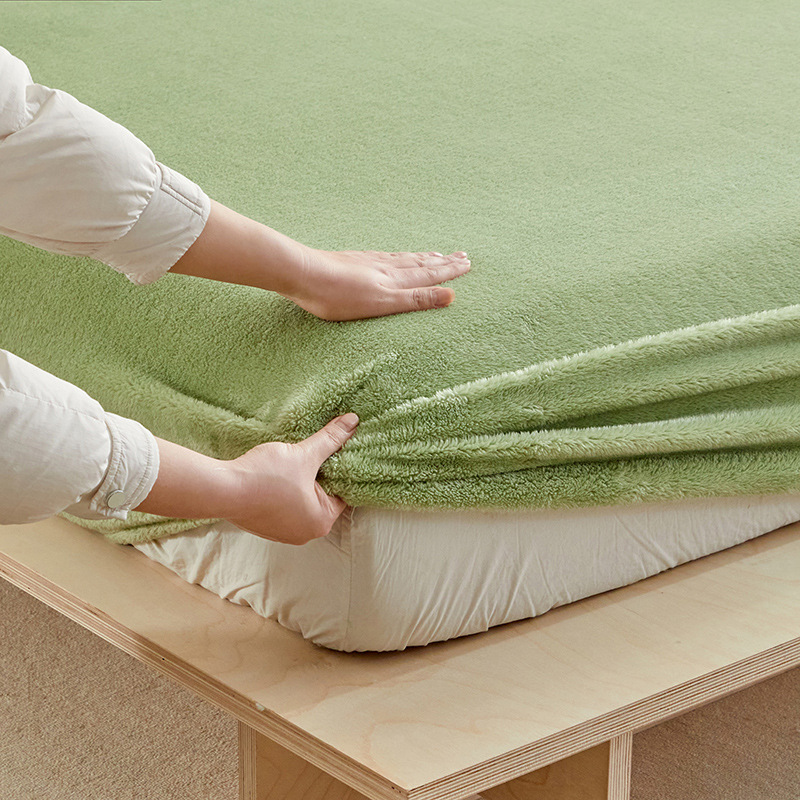 Warm Milk Velvet Fitted Sheet Three-piece Set photo 8