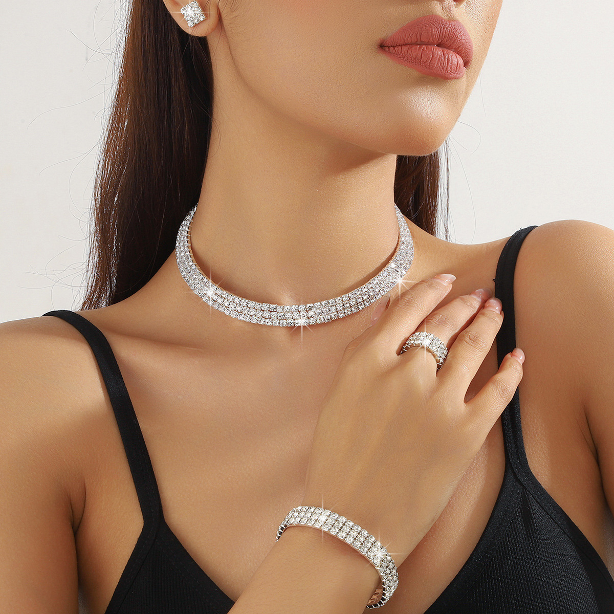 Full-cubic-zirconia Claw Chain Bracelet Stud Earrings And Ring Four-piece Set photo 1