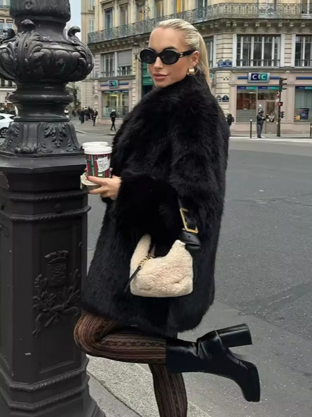 Fashionable Women's Faux Fur Coat photo 3
