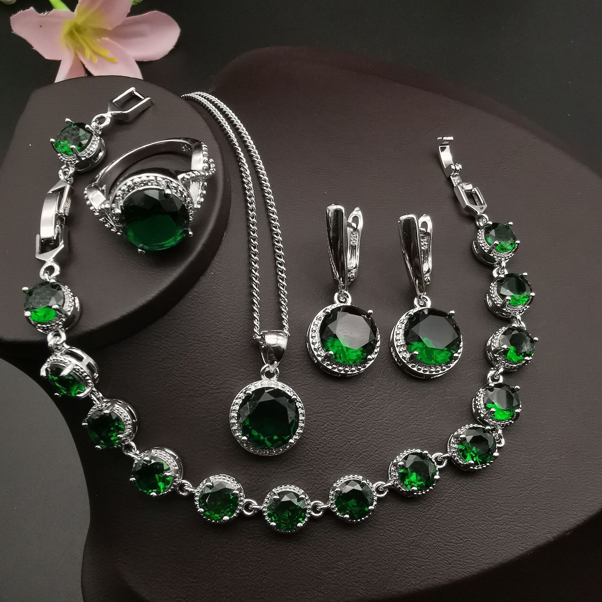 European And American Style Jewelry Round Diamond 4 PCs Set photo 1