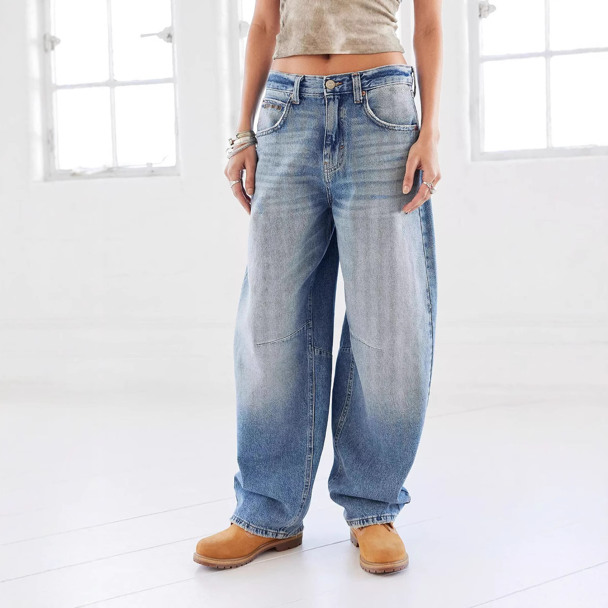 American-style Vintage Washed Distressed Loose-fit Wide-leg Jeans photo 2