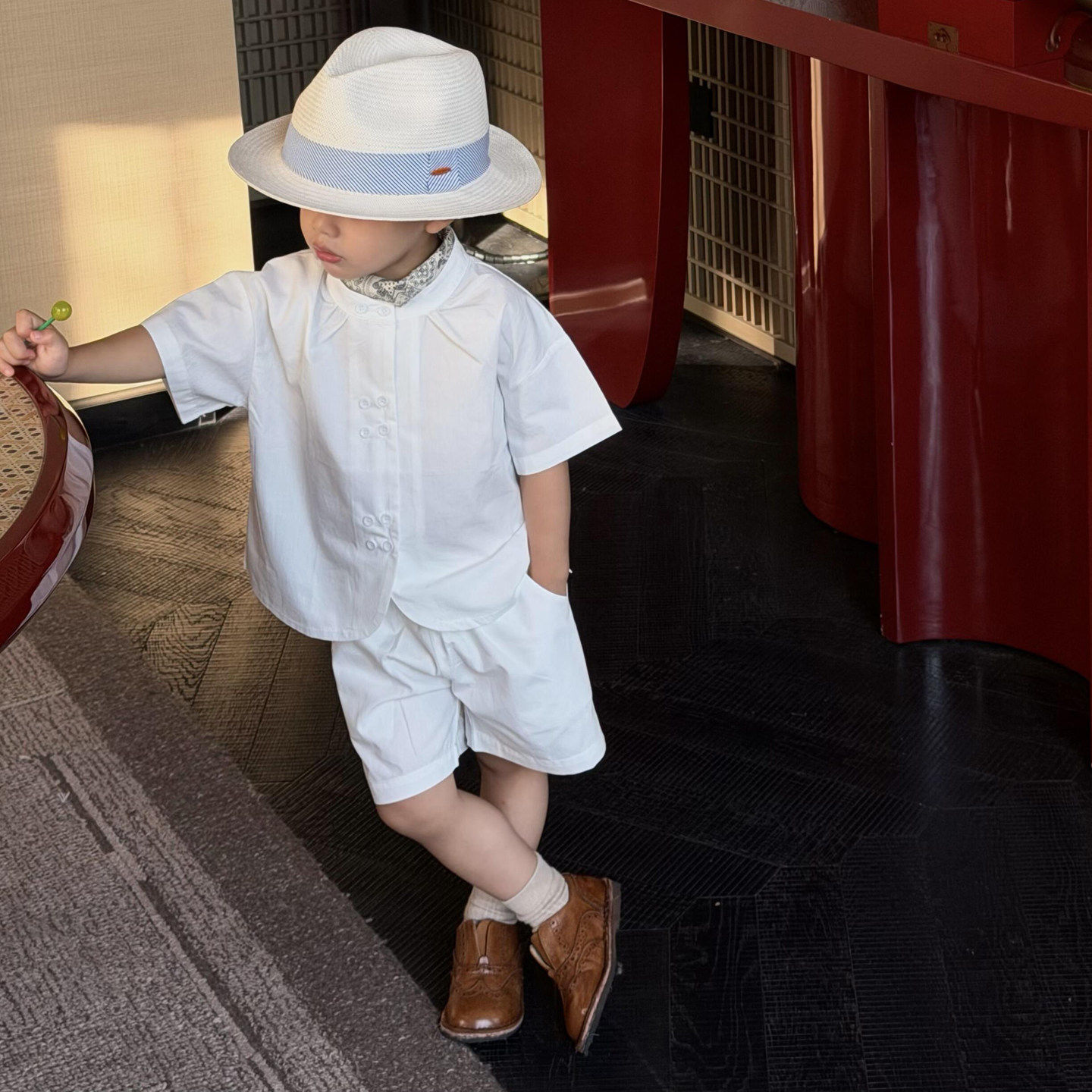 Stylish And Trendy Kids Versatile White Short-sleeve Shirt And Shorts photo 6