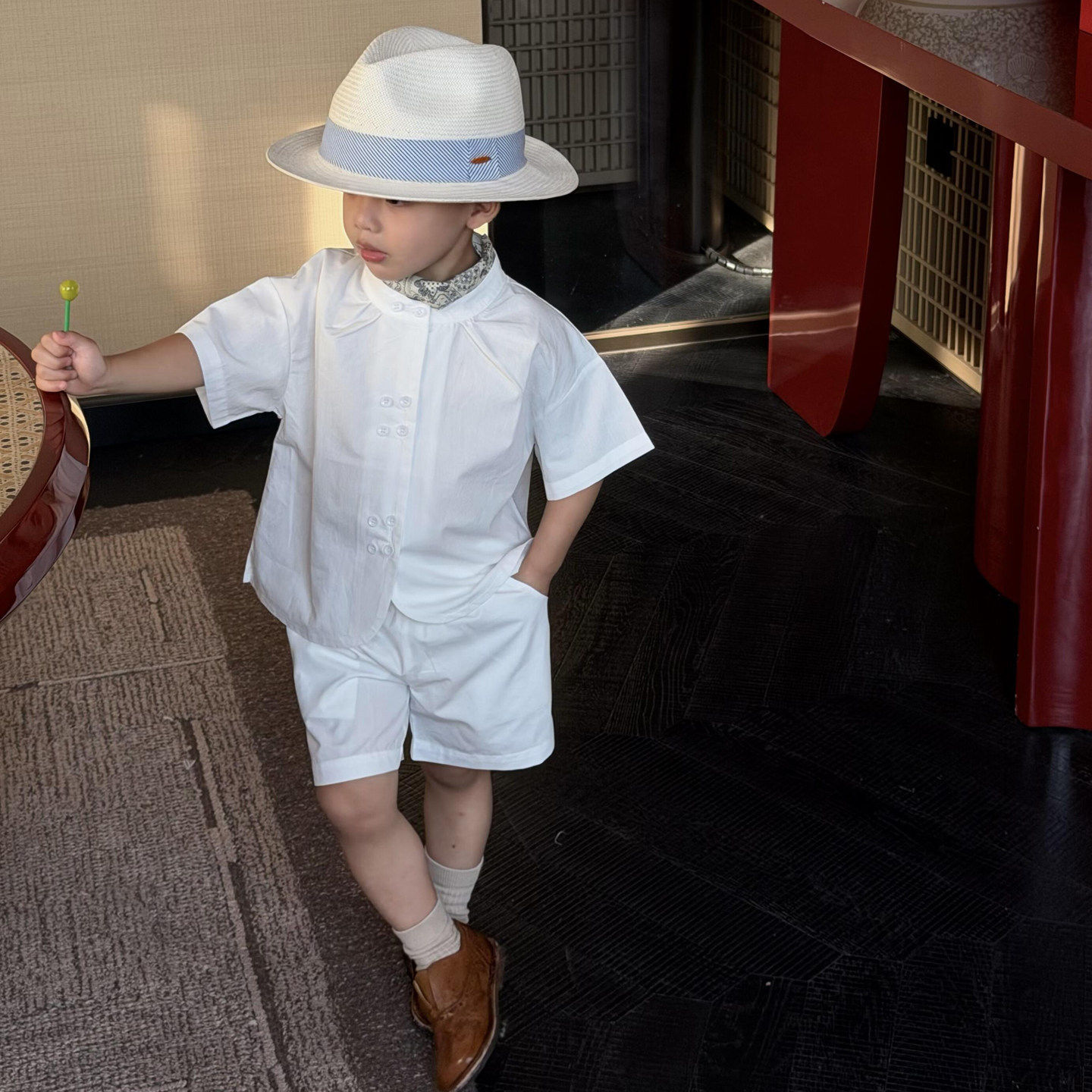 Stylish And Trendy Kids Versatile White Short-sleeve Shirt And Shorts photo 3