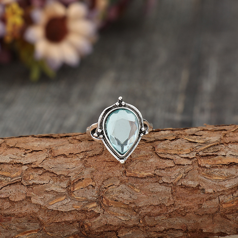 Waterdrop-shaped Emerald Silver Alloy Ring photo 5