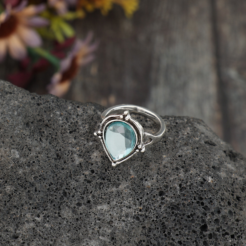 Waterdrop-shaped Emerald Silver Alloy Ring photo 1