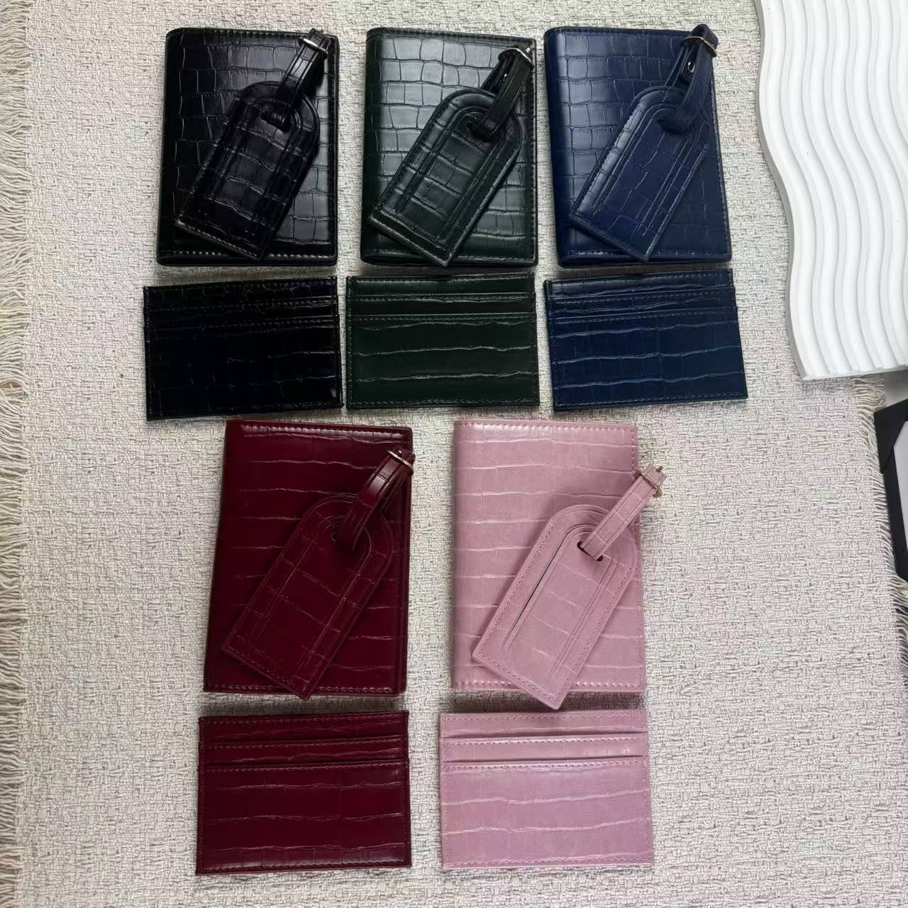 Crocodile-pattern Embossed Leather Passport Holder Multi-functional Document And Card Case photo 1