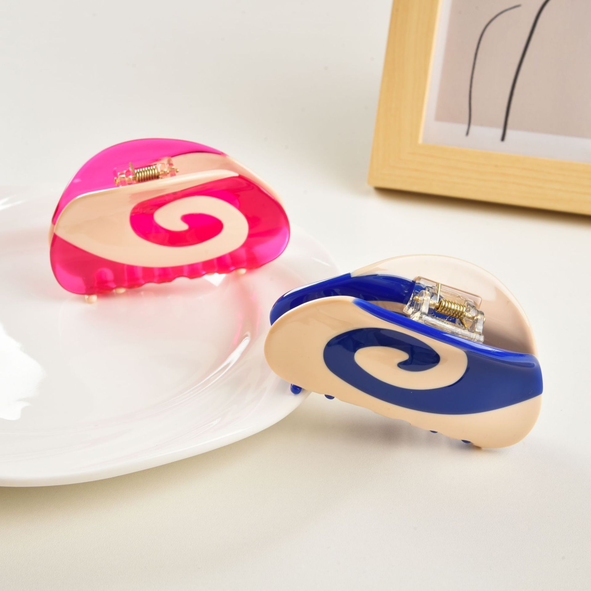 Macaron Two-tone Swirl Hair Clip For Women photo 1