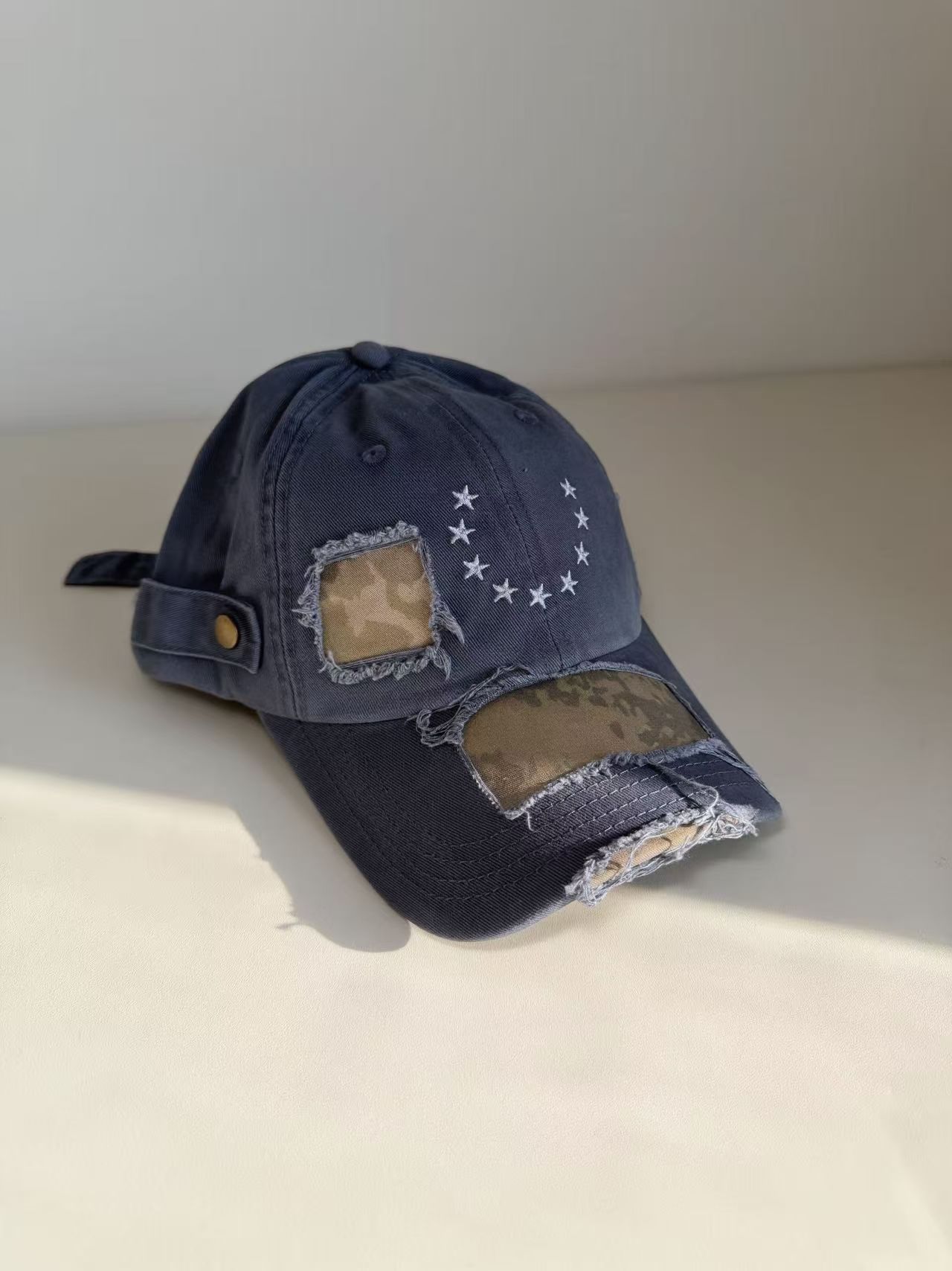 Street-style Distressed Baseball Cap Fashionable And Versatile Vintage-look Frayed-brim Snapback photo 6