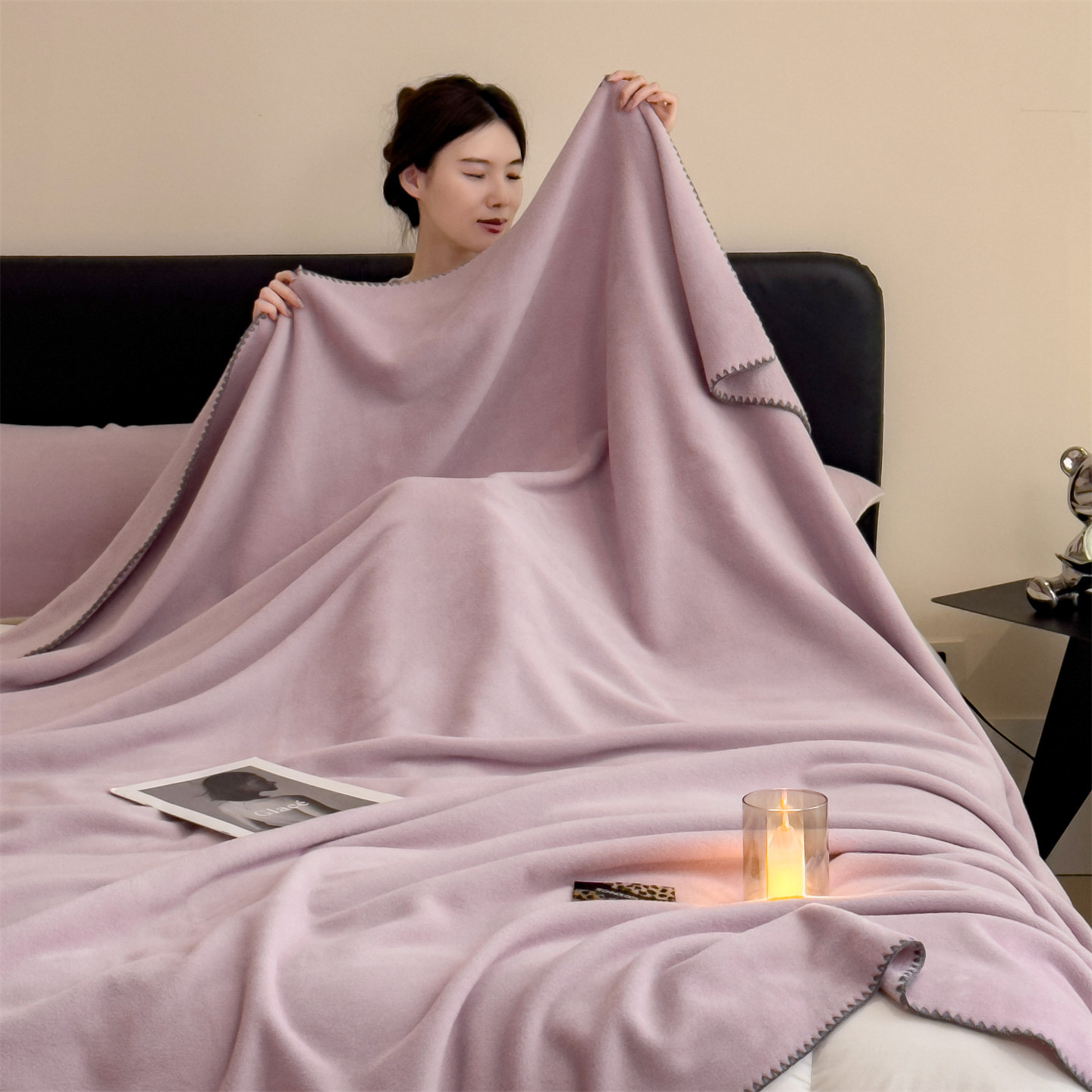Cashmere-like Thickened Coral Fleece Blanket photo 1