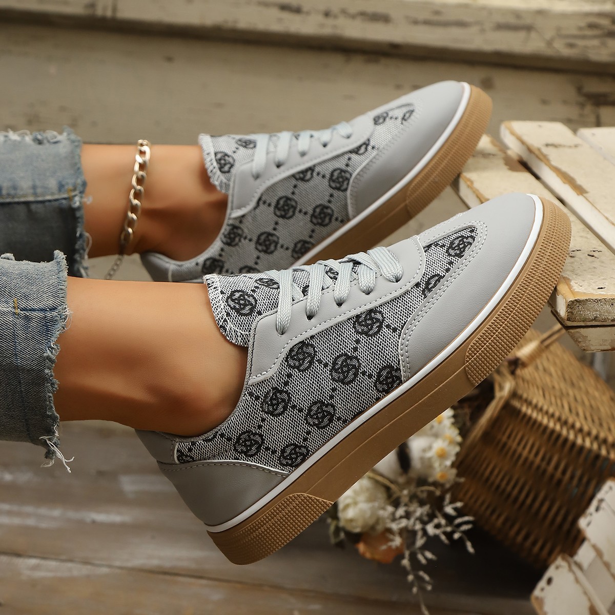 Outerwear Lace-up Low-top Flat Single-layer Shoes Sneakers Sports photo 2
