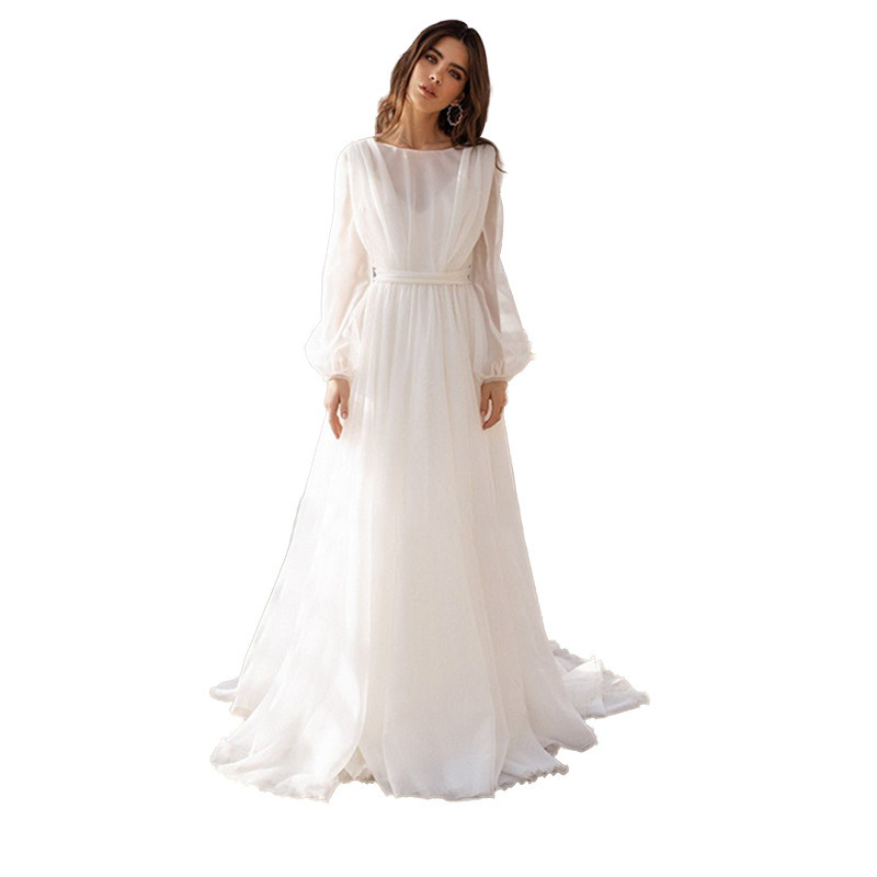 French-style Round-neck Long-sleeved Lightweight Wedding Dress With A Fitted Waist photo 6