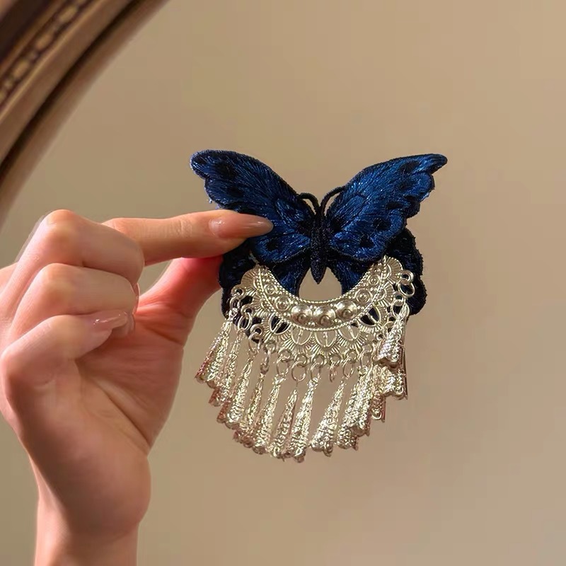 Vintage Blue Butterfly-embroidered Silver-bell Tassel Hair Clip photo 4
