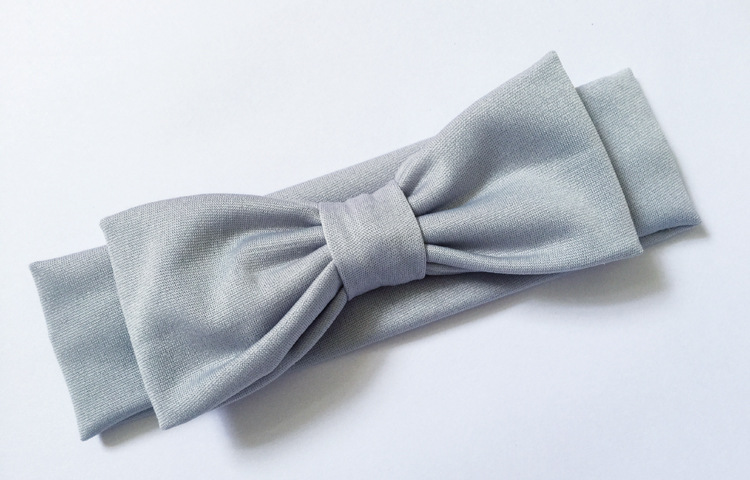 Headband With A Bow Decoration photo 2