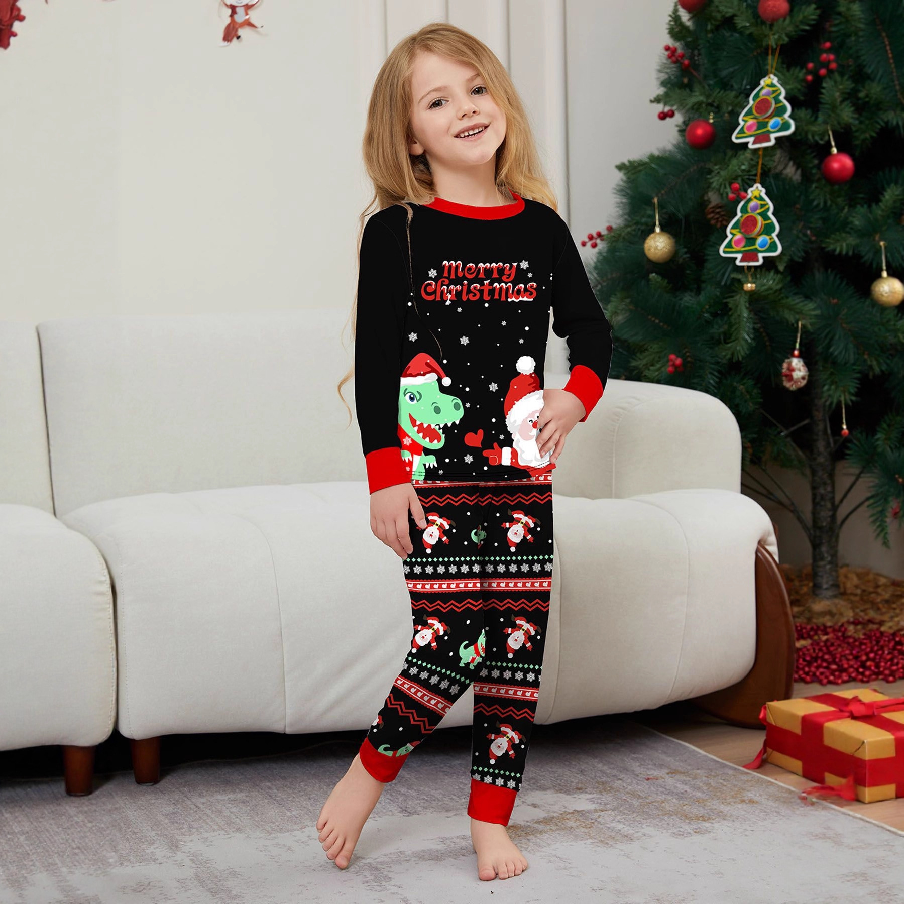 Cartoon Dinosaur Printed Black Pajamas Parent-child Suit photo 7