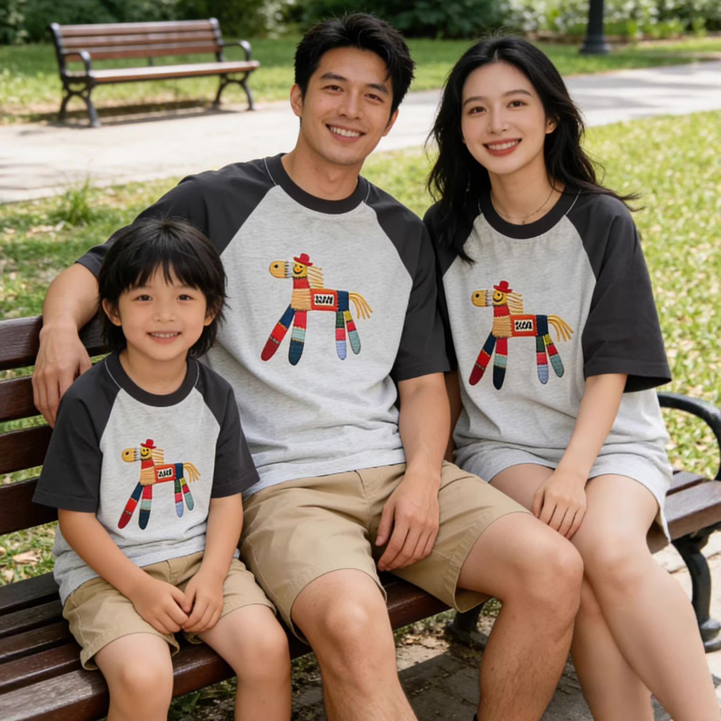 Fashionable Color-Block Cartoon Trendy Loose-Fit Plus-Size T-Shirt Set photo 4