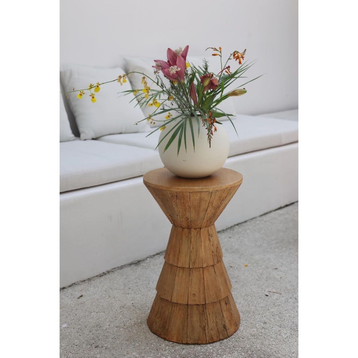 Round Minimalist Side Table Living Room Synthetic Rattan photo 3