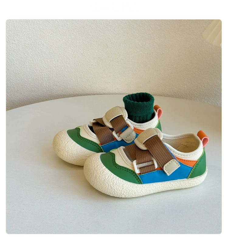 Men's And Women's Hollowed-Out Breathable Sneakers photo 4