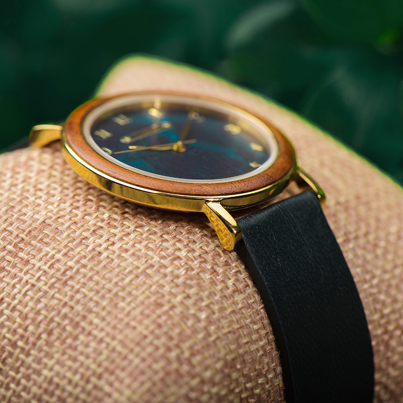 Mens And Womens Minimalist Wooden Watches photo 3