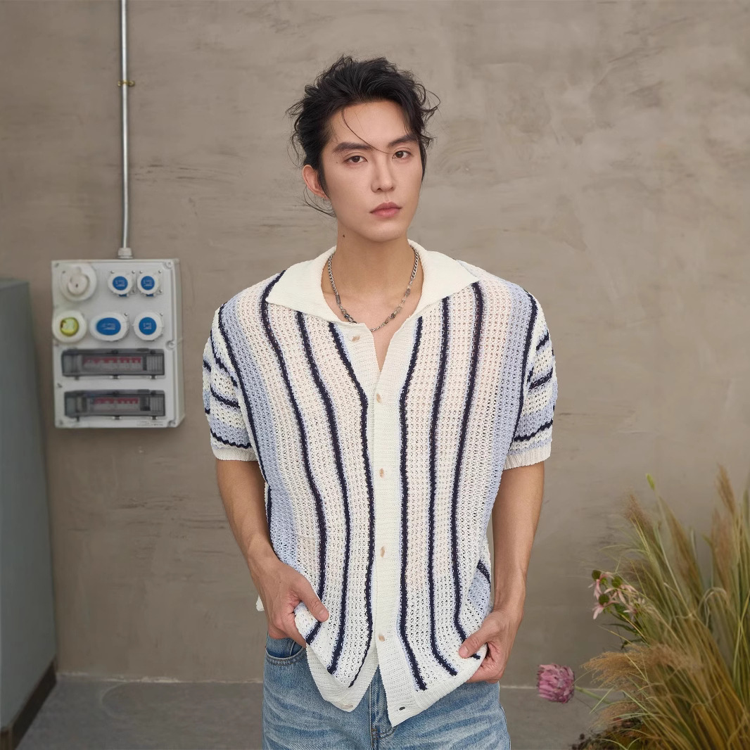 American-style Striped Loose-fitting Hollow-out Vest With A Round Neckline photo 3