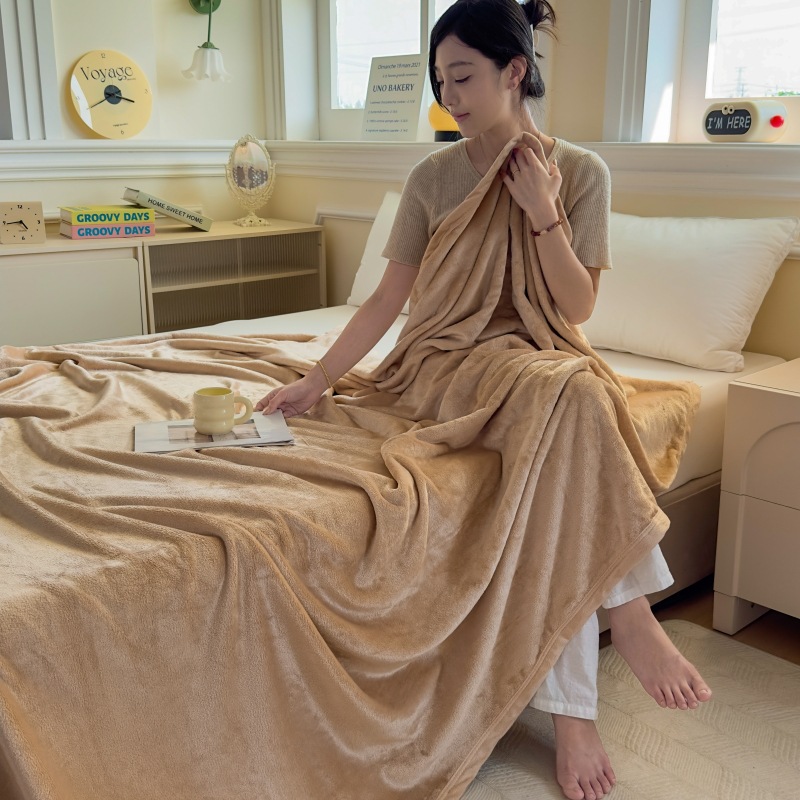 Thickened Flannel Shawl Air-conditioning Blanket photo 3