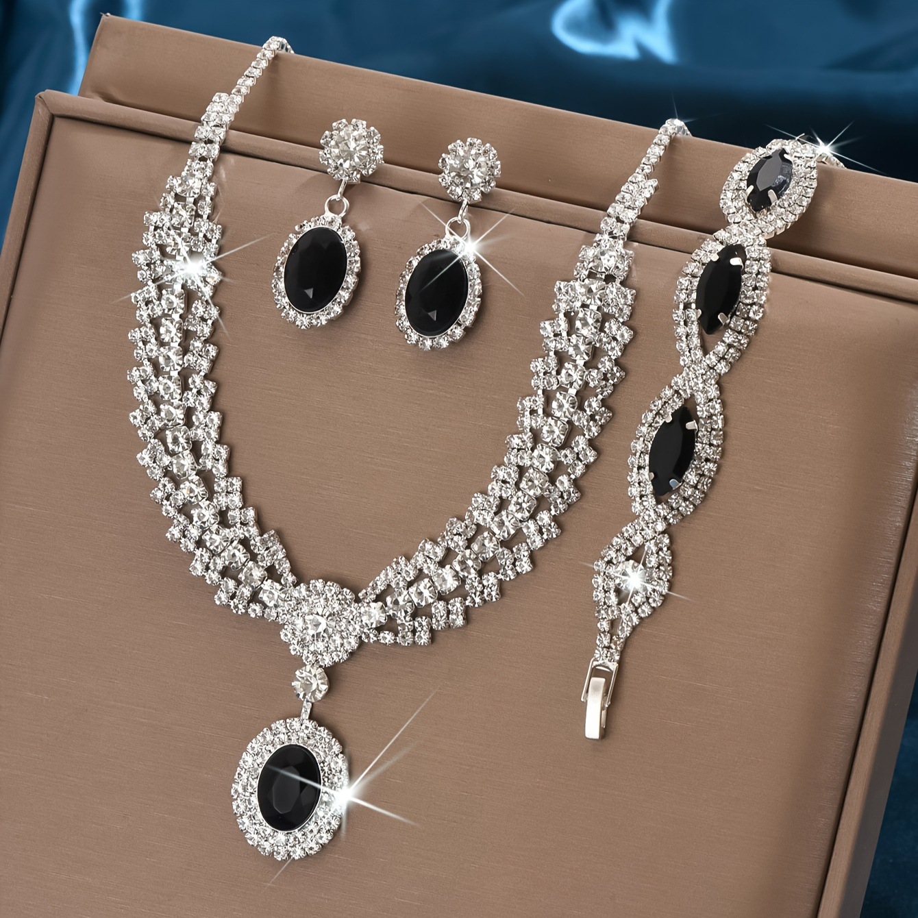 New European And American Style Elegant Luxury Sapphire Necklace Set Of Four Pieces photo 2