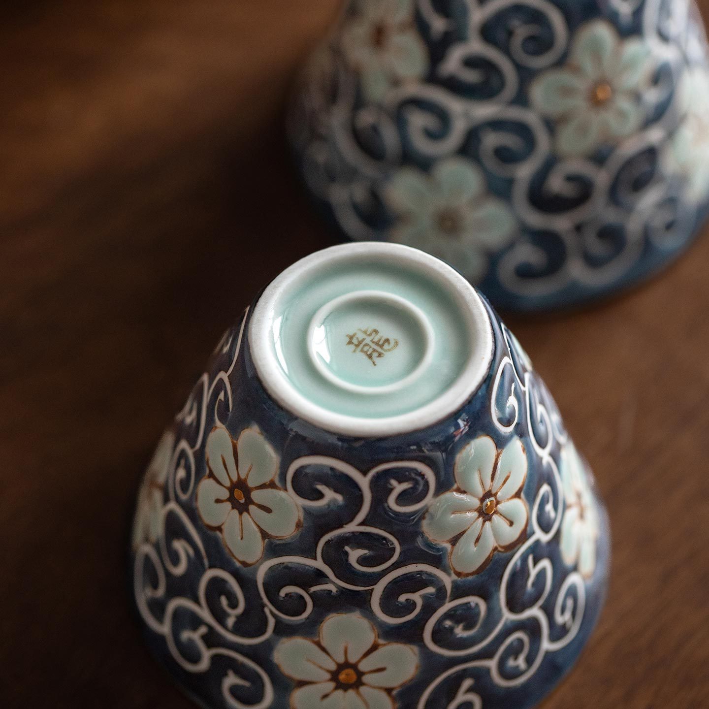 Side-handle Teapot And Ceramic Teacup Set photo 4