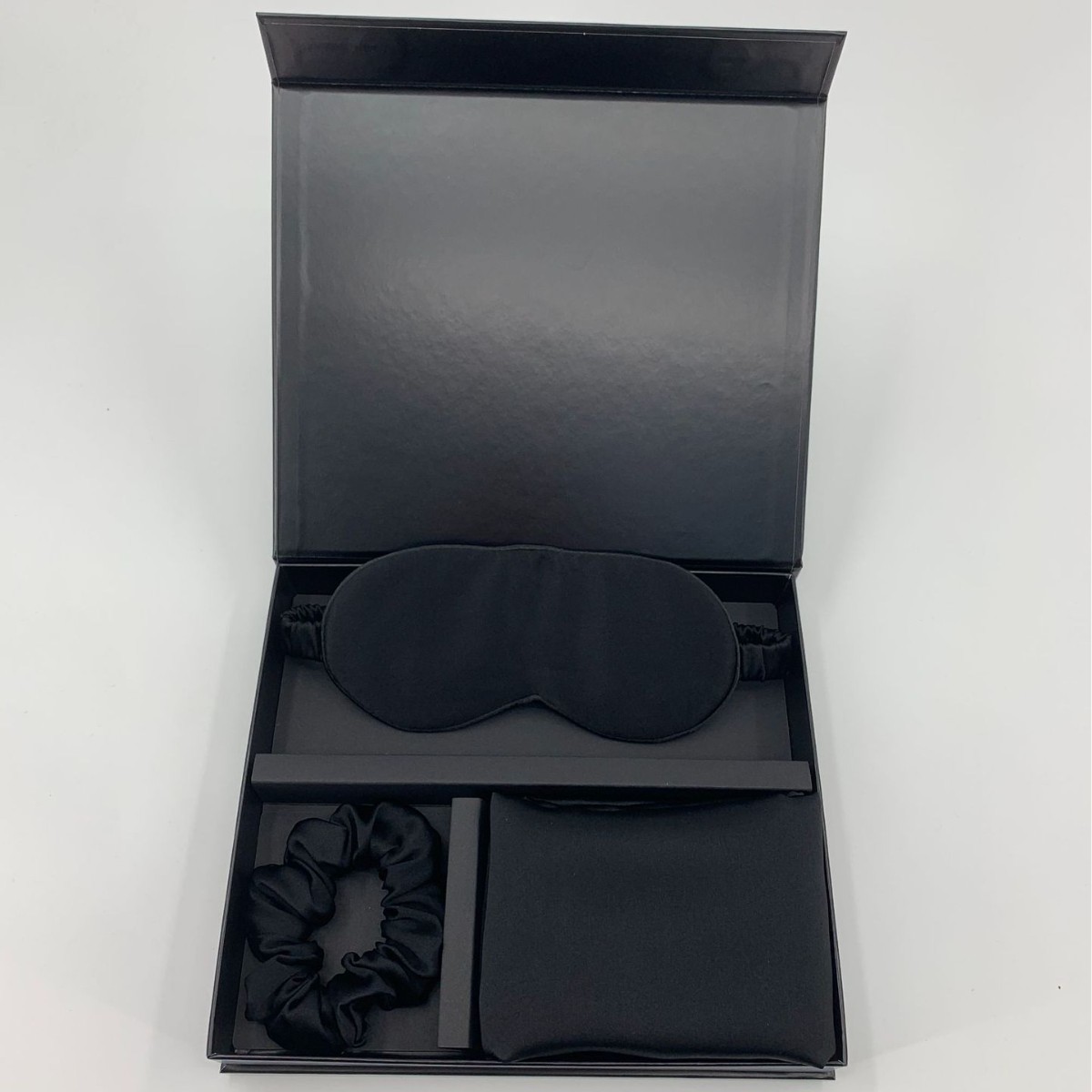 Gift Zippered Pillowcase Eye Mask And Silk Hair Tie Set photo 4