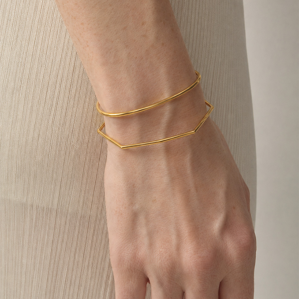 Fashionable And Minimalist Hexagonal Bracelet For Women photo 1