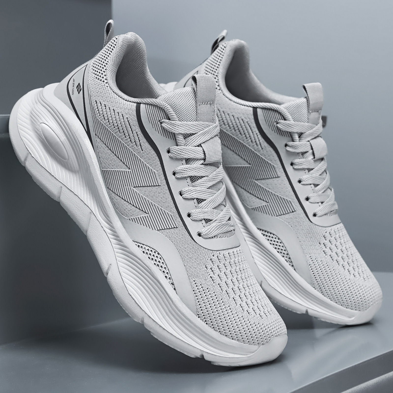 Spring Lightweight Mens Solid-color Versatile Casual Shoes photo 3