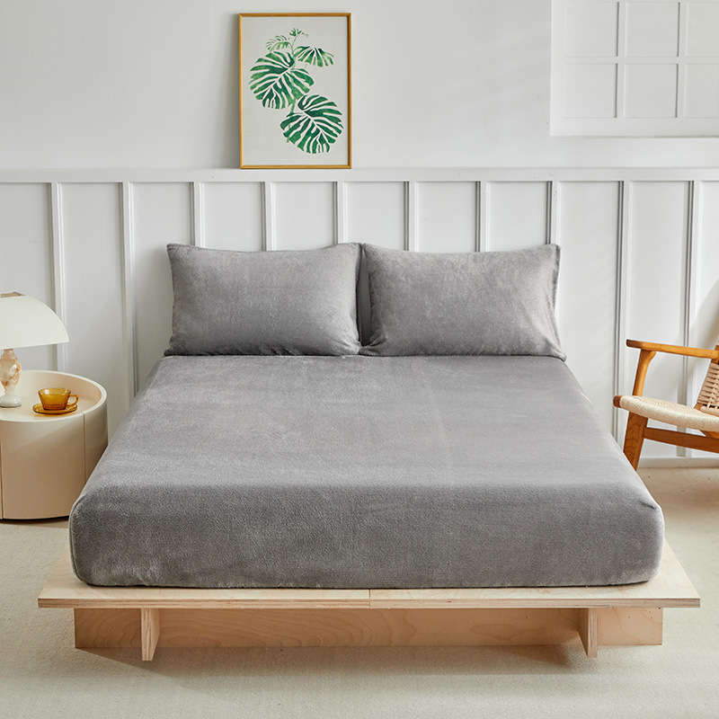 Warm Milk Velvet Fitted Sheet Three-piece Set photo 6