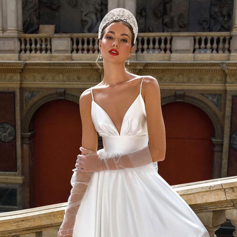 European And American-style Deep V-neck Strap Satin Light Wedding Dress photo 6
