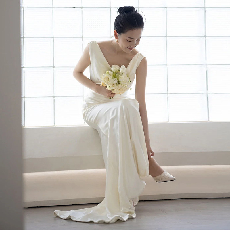French-style Satin Light Wedding Dress, Elegant And Minimalist For The Bride photo 5