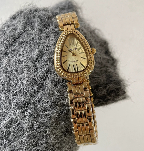 Vintage-style Elegant Chain Watch With A Fashionable And Niche Design photo 3