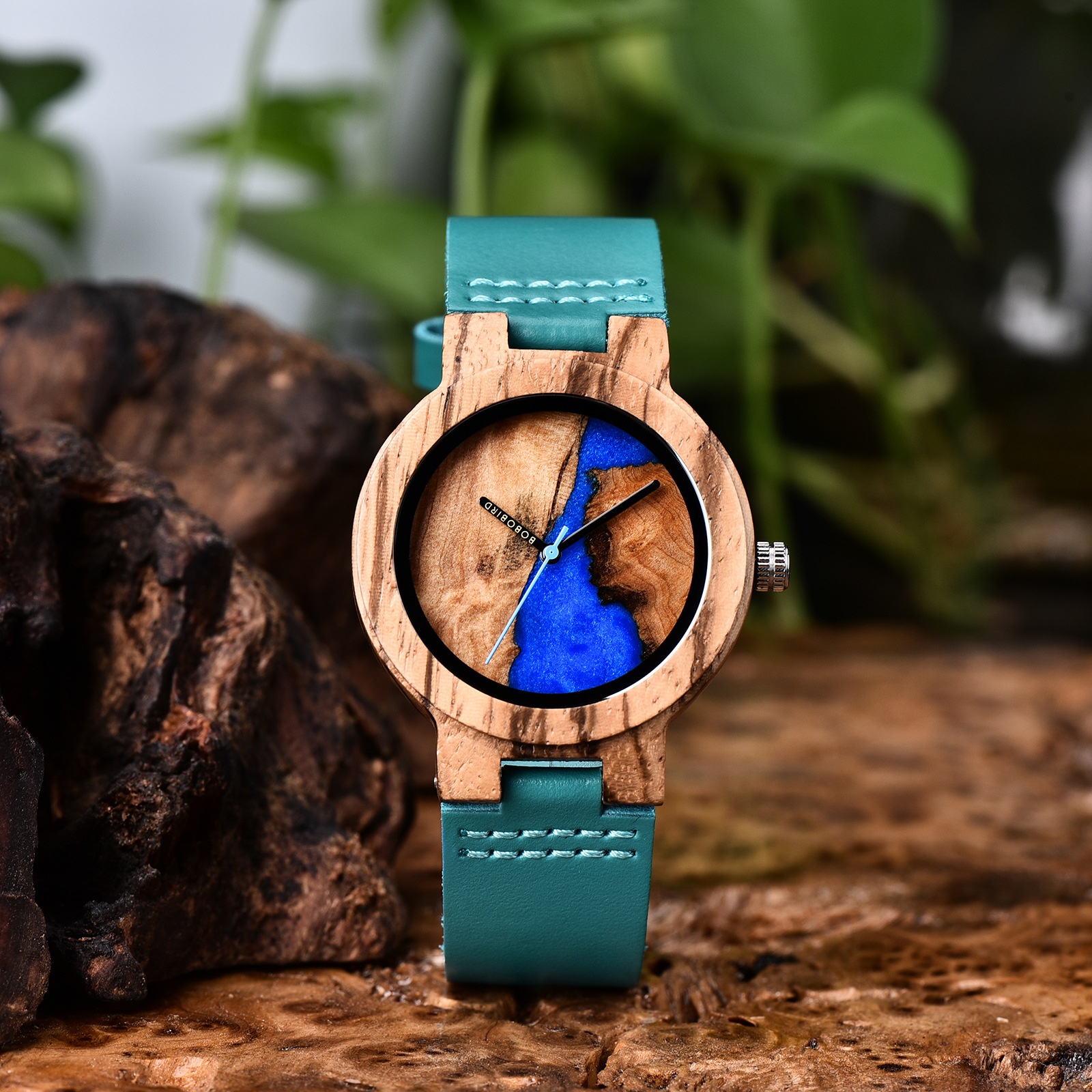 New Resin And Wood Vintage Watch photo 2