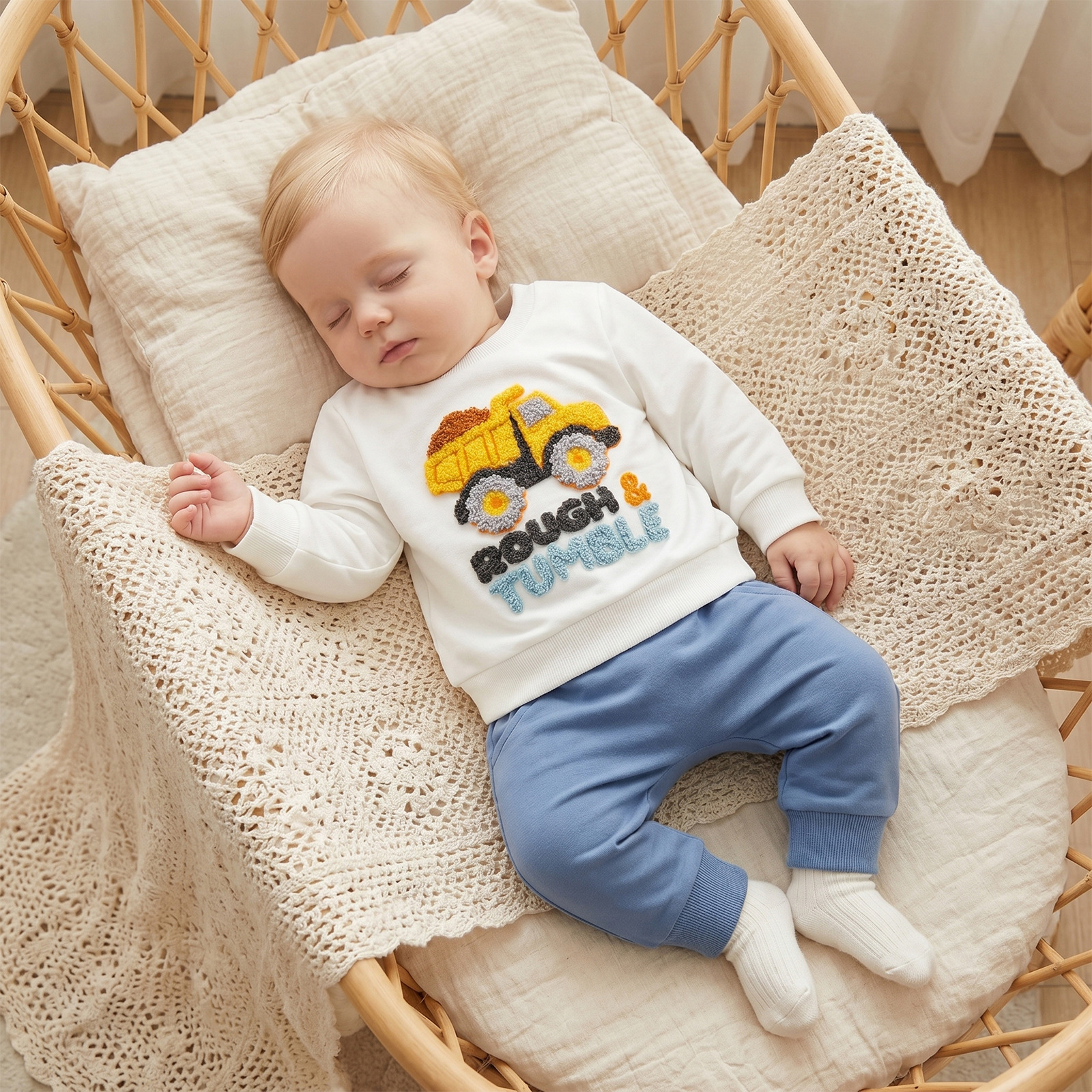 Towel-embroidered Long-sleeve Hoodie Pants Two-piece Set photo 1