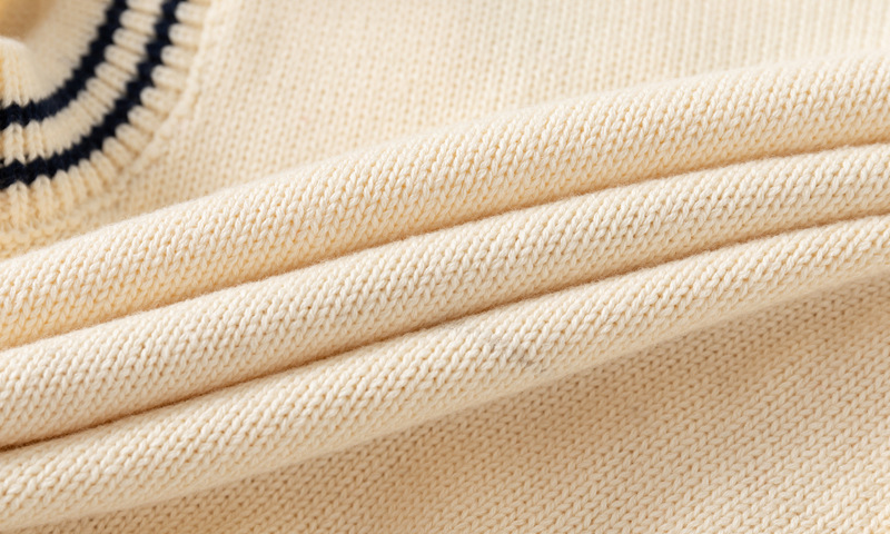 Boy's Thick Needle V-neck Knitted Jacket photo 5