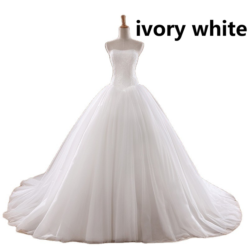Simple And Elegant Strapless Lace Wedding Dress photo 3