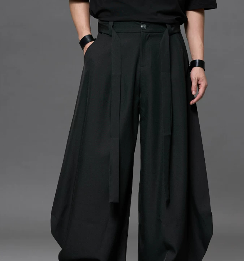 Silhouette Wide-Leg Trousers With Curved Blade Design photo 6