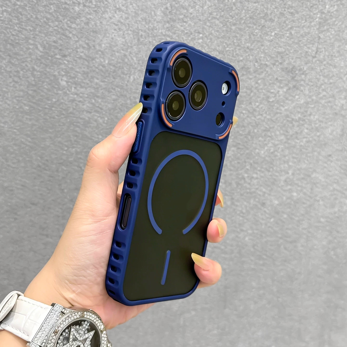 17 Pro Max Armor Cooling Magnetic Phone Case photo 7