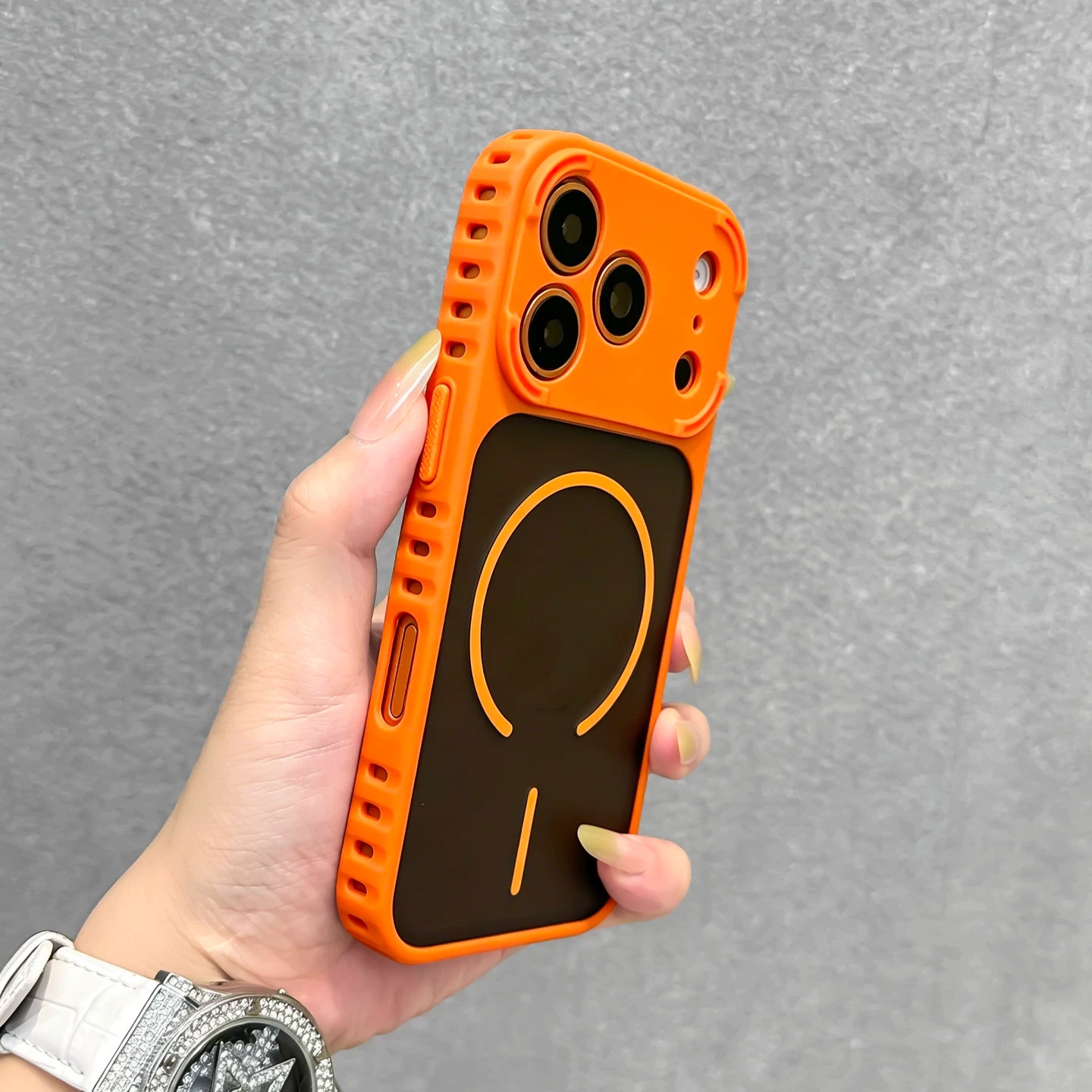 17 Pro Max Armor Cooling Magnetic Phone Case photo 1